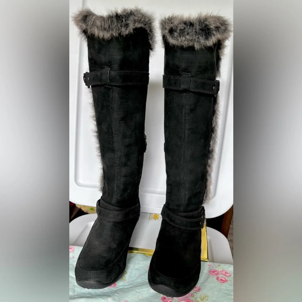 The North Face Brianna Tall Boots Insulated Suede faux fur lined in black size 5